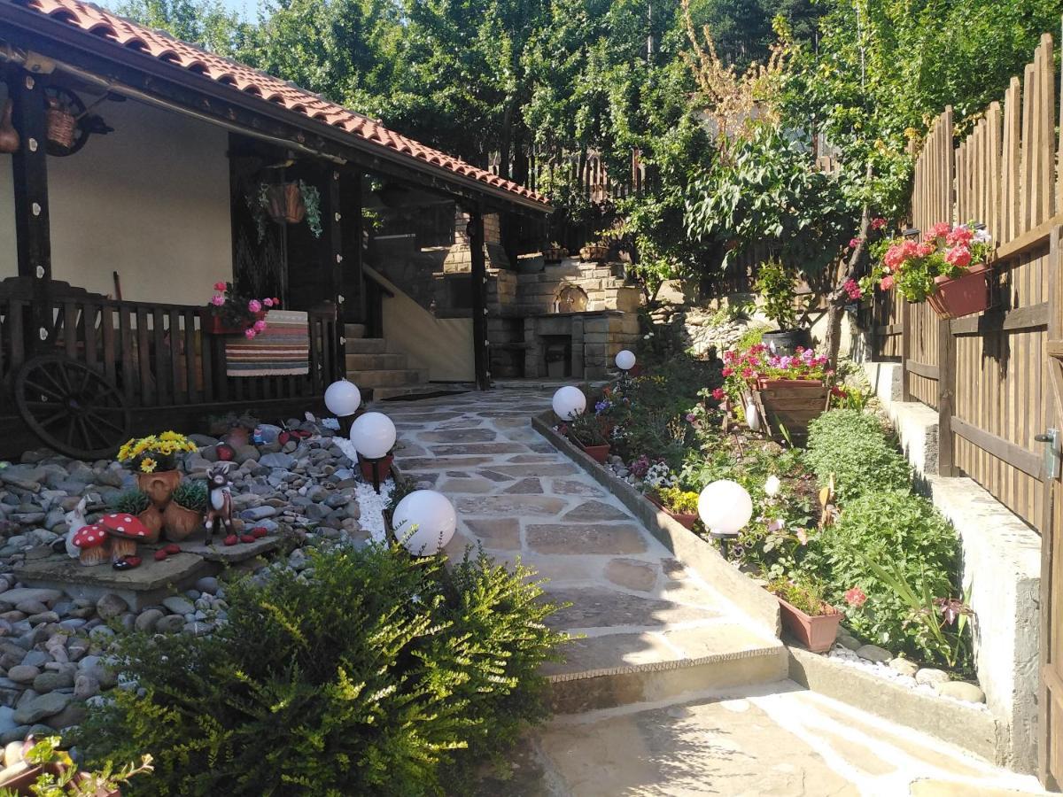 Къща За Гости Уют С. Жеравна Exterior foto