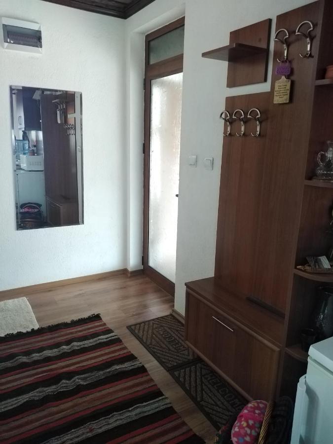 Къща За Гости Уют С. Жеравна Exterior foto